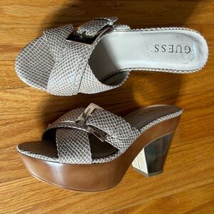 NWOT GUESS Women's Tan Platform Sandals